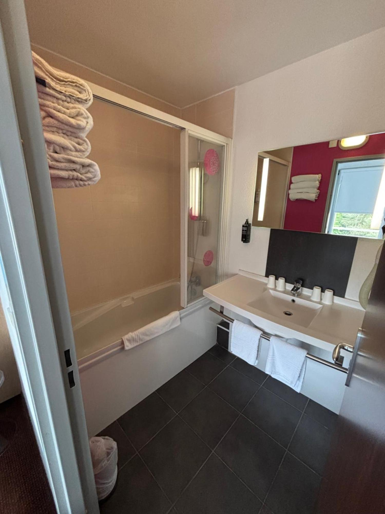 Ibis Styles Bethune Bruay La Buissiere Exterior photo